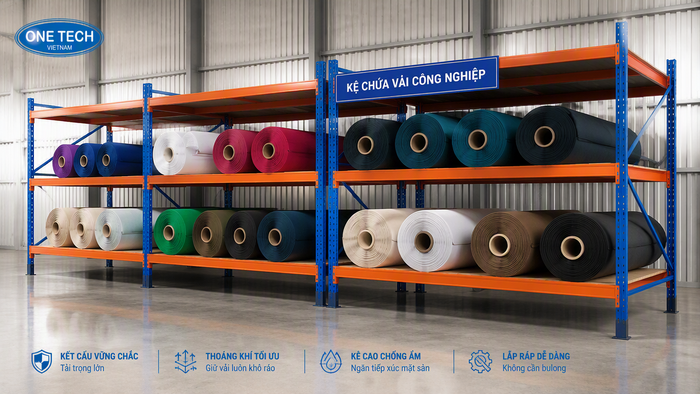 Bảo quản vải trên kệ giúp hạn chế tiếp xúc nền ẩm và giảm mốc